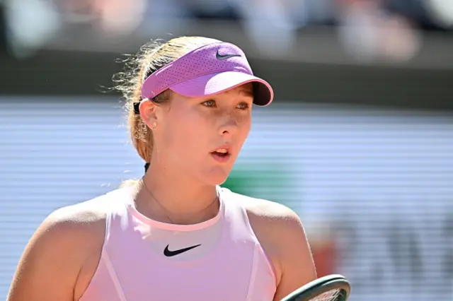 Mirra Andreeva plays against Maja Chwalinska