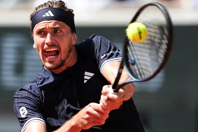 Alexander Zverev plays a backhand