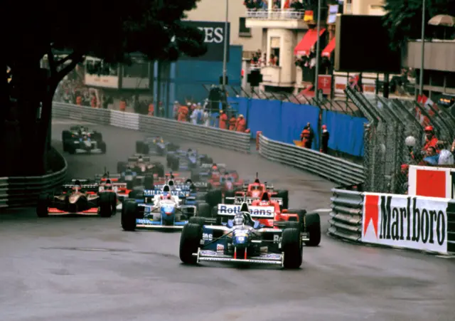 Dmaon Hill leads the field at the Monaco Grand Prix in 1996
