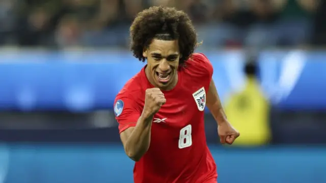 Adalberto Carrasquilla playing for Panama