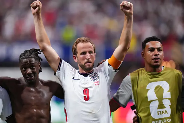 Eberechi Eze, Morgan Rogers and Harry Kane of England celebrate