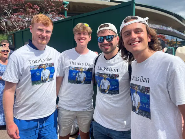Dan Evans fans