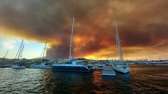 The fire in Los Gallardos as seen from the Port of Garrucha