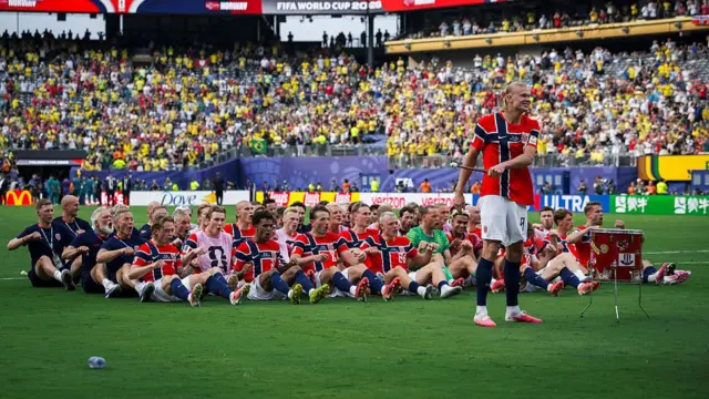 norway players and staff celebrating