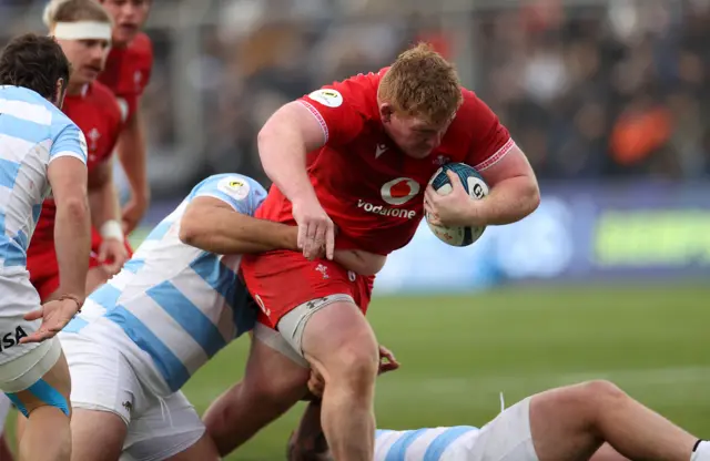 Rhys Carre scores a try