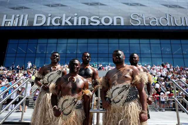 Fijian dancers