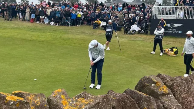 Bob MacIntyre putt