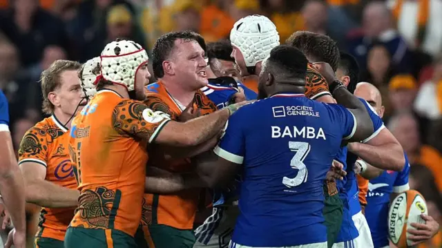 France and Australia players scuffle