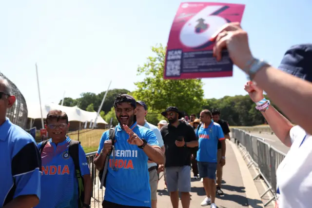India fans filter into the Utilita bowl