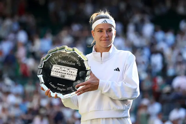 Karolina Muchova with the runner-up's trophy