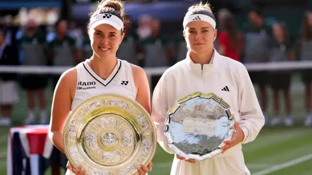 Linda Noskova and Karolina Muchova with their trophies