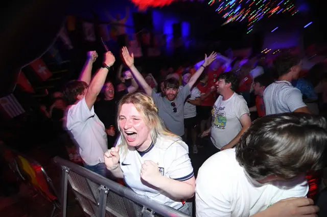 England fans react
