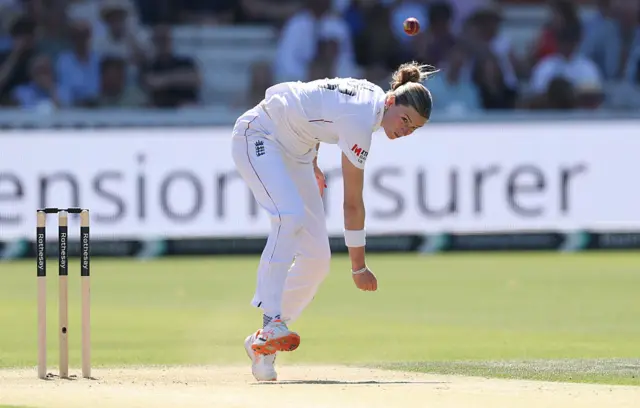 Lauren Bells bowls