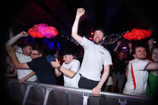 England fans react