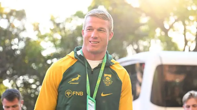 Pieter-Steph du Toit enters the stadium
