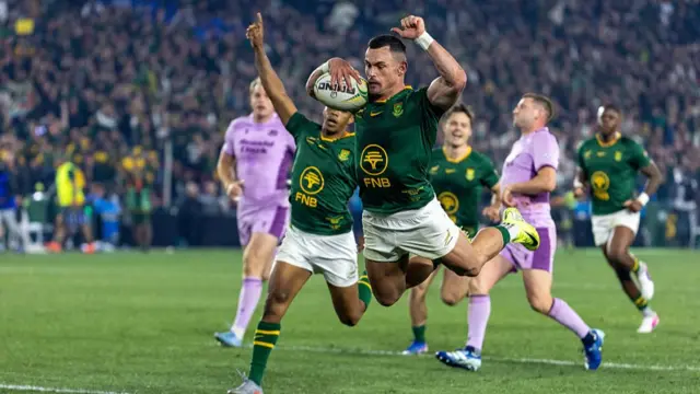 Jesse Kriel scores for South Africa v Scotland