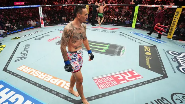 Max Holloway in action