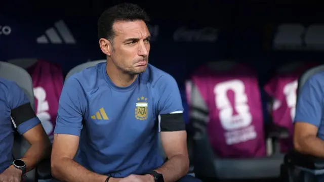 Lionel Scaloni, Head Coach of Argentina, looks on before the FIFA World Cup 2026 Quarter Final match between Argentina and Switzerland at Kansas City Stadium on July 11, 2026 in Kansas City, Missouri.