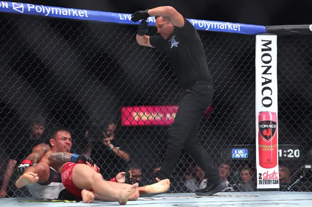 Brandon Royval submits Lone'er Kavanagh