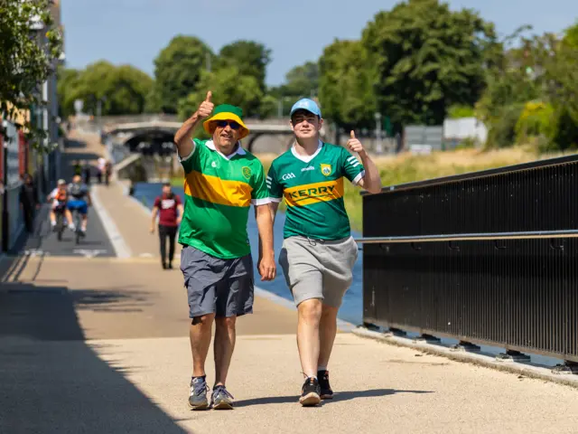 Kerry fans