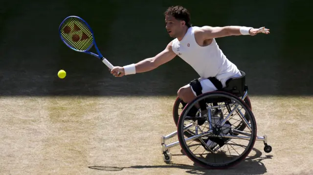 Alfie Hewett hits a forehand