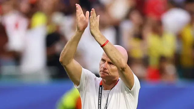 Stale Solbakken, Head Coach of Norway, applauds fans after the 1-2 loss during the FIFA World Cup 2026 Quarter Final match between Norway and England at Miami Stadium on July 11, 2026 in Miami Gardens, Florida.