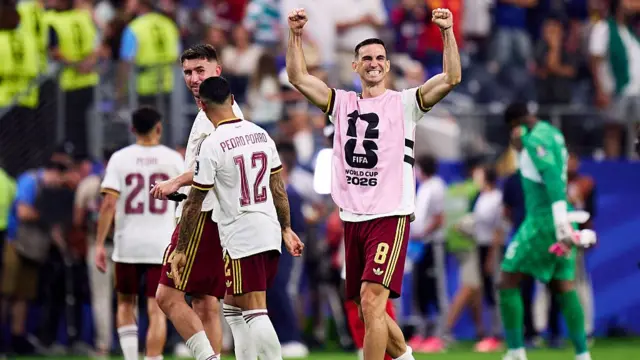 Fabian Ruiz celebrates victory