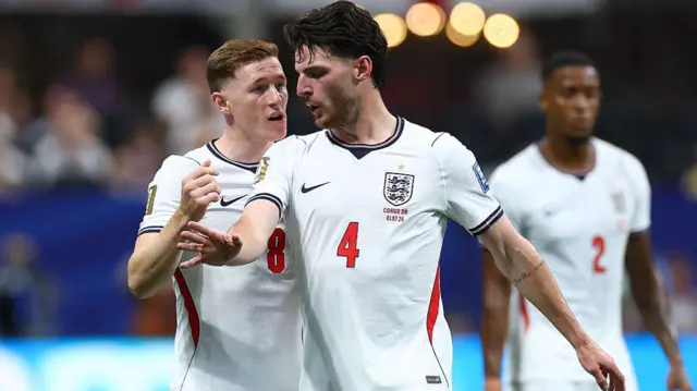 Elliot Anderson and Declan Rice in action