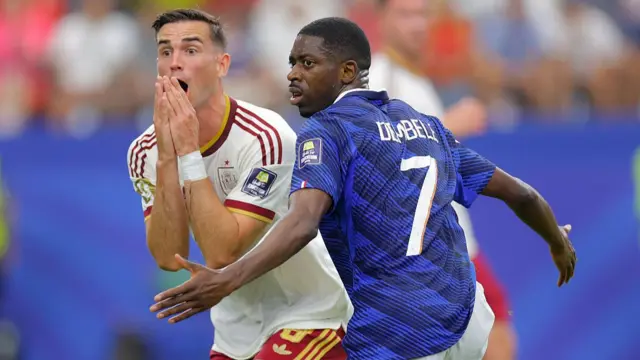 Fabian Ruiz and Ousmane Dembele react