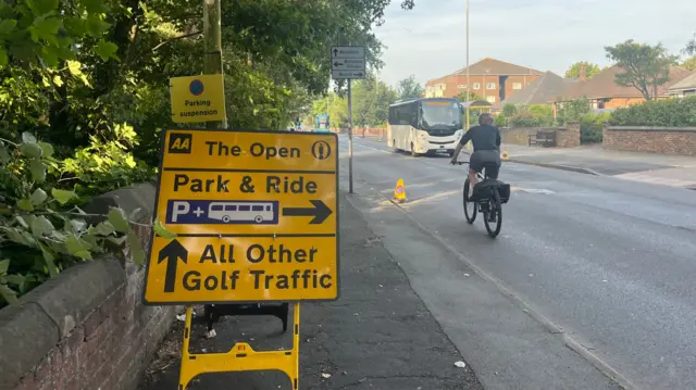 Road sign in Birkdale