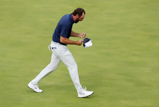 Scottie Scheffler celebrates winning the 2025 Open