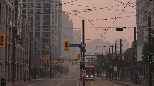 Smoke blankets Toronto