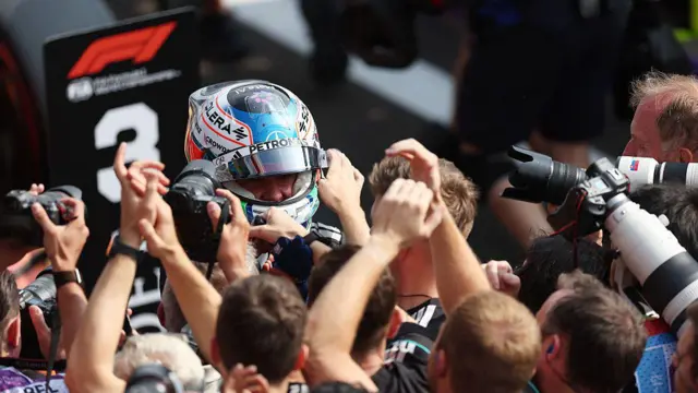 Kimi Antonelli celebrating with his team