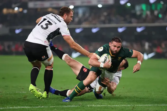 Cobus Reinach of South Africa scores his team's second try