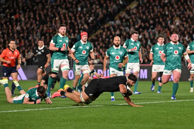Patrick Tuipulotu scores try