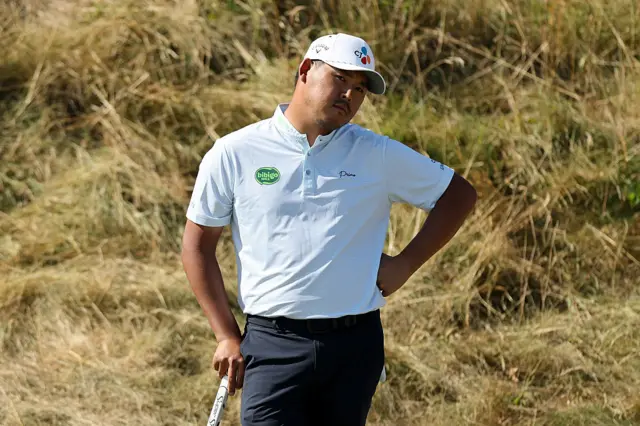 Kim Si-woo  looking slightly forlorn