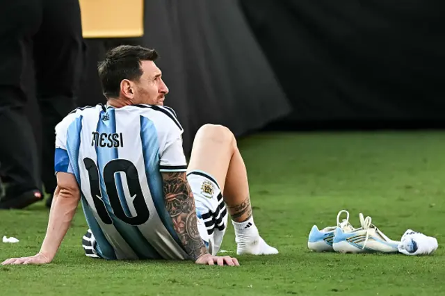 Lionel Messi reacts