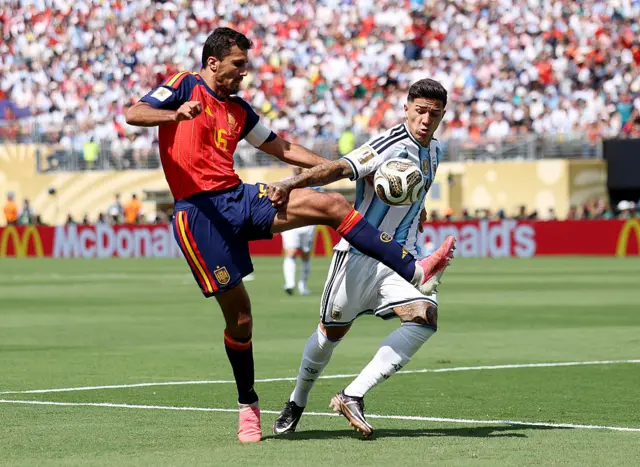 Rodri holds off Fernandez