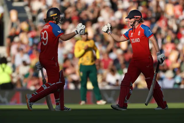 Nat Sciver-Brunt and of England fist bump