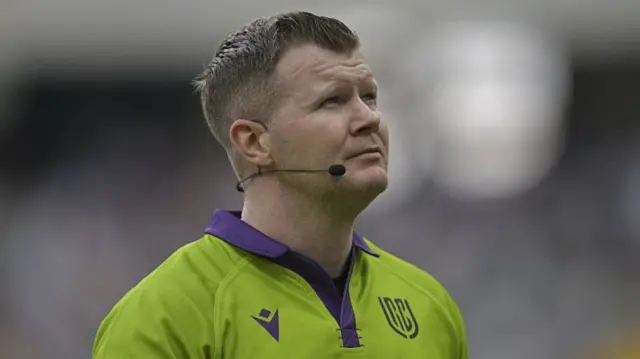 Referee Eoghan Cross