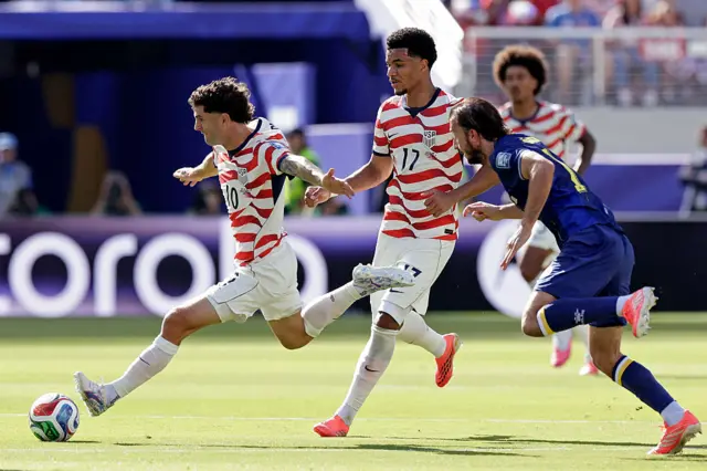 Christian Pulisic and Ivan Sunjic