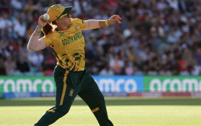 South Africa's Nadine de Klerk in action