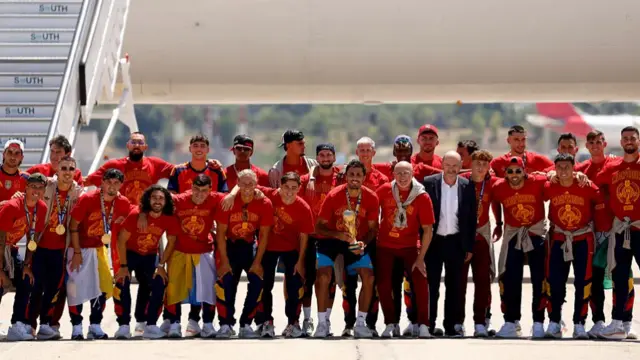 The Spanish national team pose for a photo