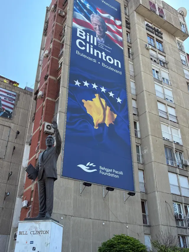 Statue of Bill Clinton in Pristina city centre