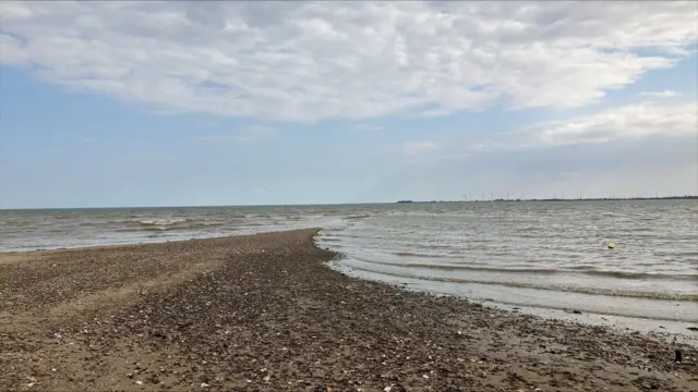 The spit/sandbank