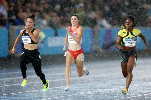 Amy Hunt competes