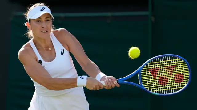 Belinda Bencic hits a backhand