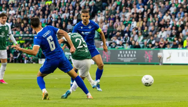 Felix Passlack scores