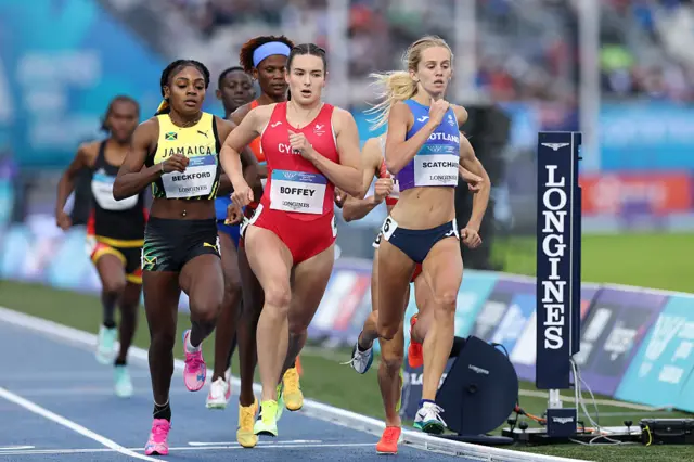 Isabelle Boffey runs 800m at the Commonwealth Games