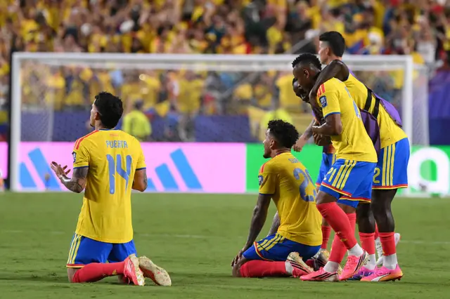 Gustavo Puerta and teammates celebrate
